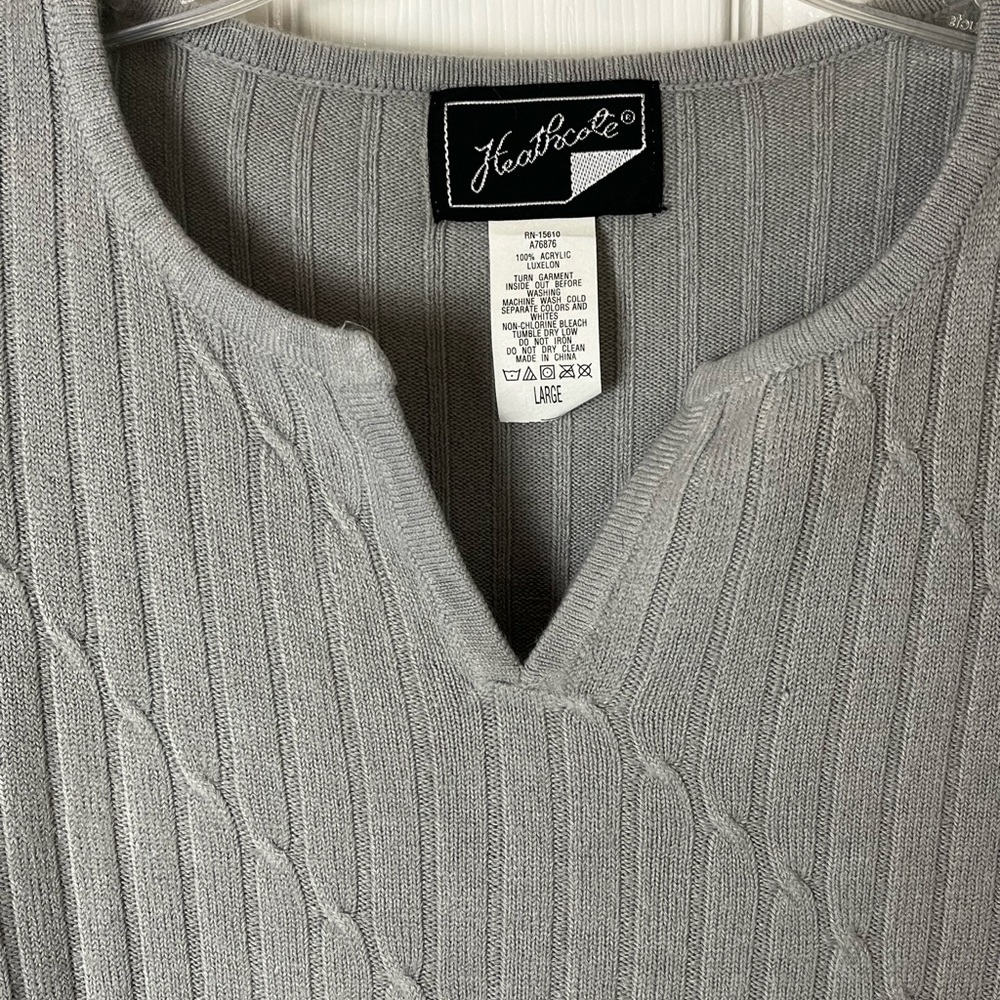 Heathcote women’s long sleeve sweater in gray, size L - Picture 3 of 6